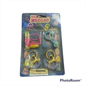 🍀5/$25🍀 The Zodiac Pendant and Keychain set Vintage‎ toy